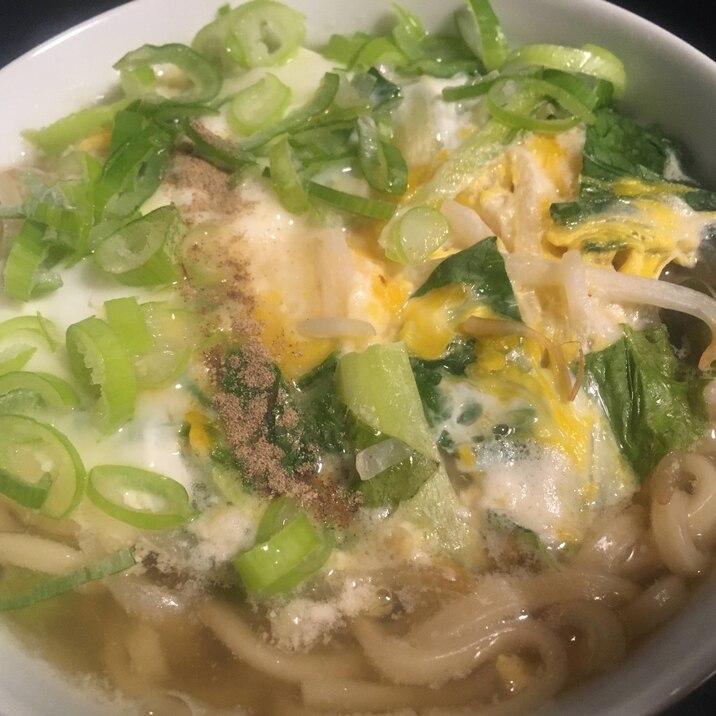 小松菜、もやしの卵とじ塩ラーメン